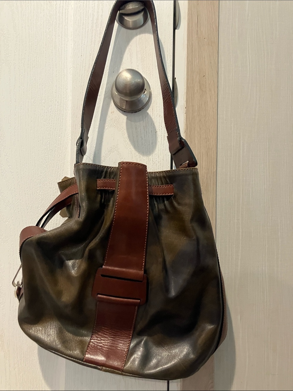Lara woMen's Leather Shoulder Bag in Brown and Dark Olive